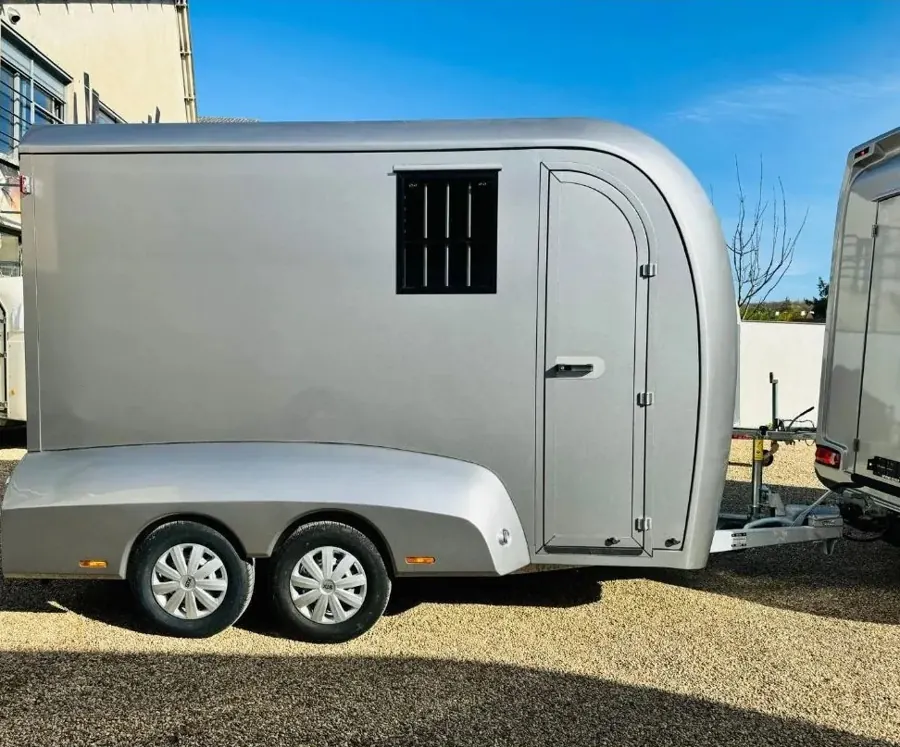 Van chevaux à louer